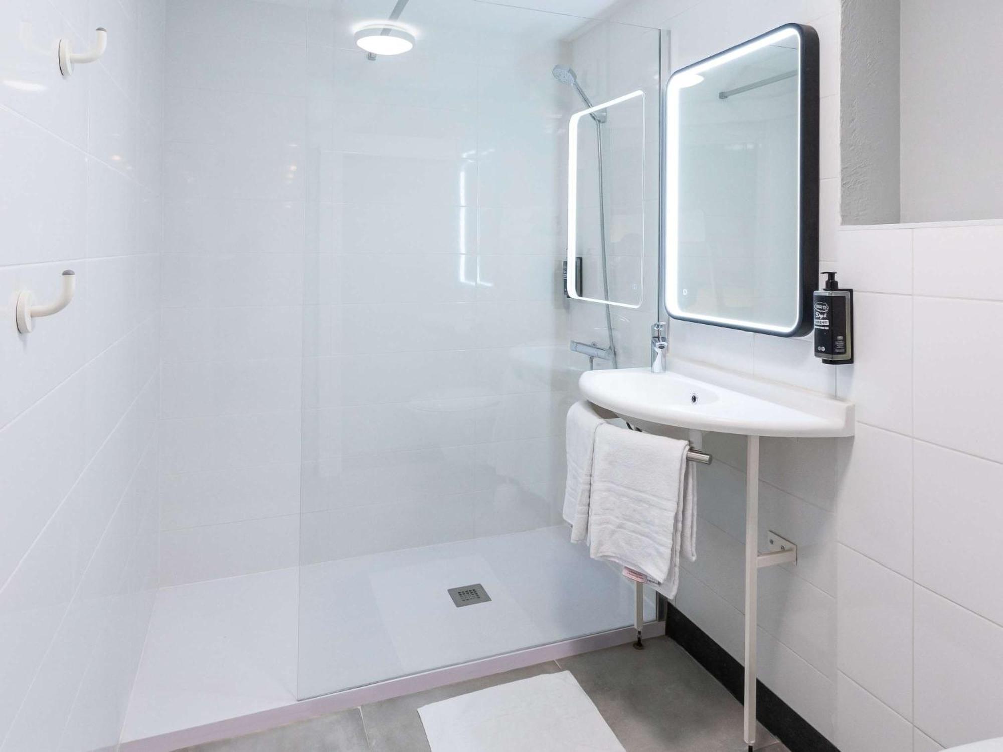 Ibis Budget Angouleme Centre Esterno foto